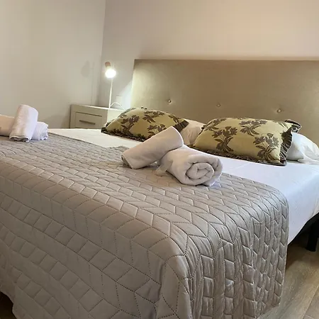 R2r - - C20d03 Apartment *
